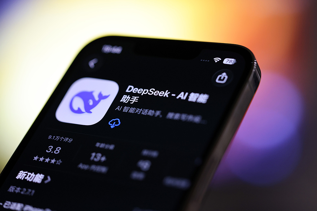 人民日报日文版：V4.1 Flash 1017 周 token 消费登顶全球
