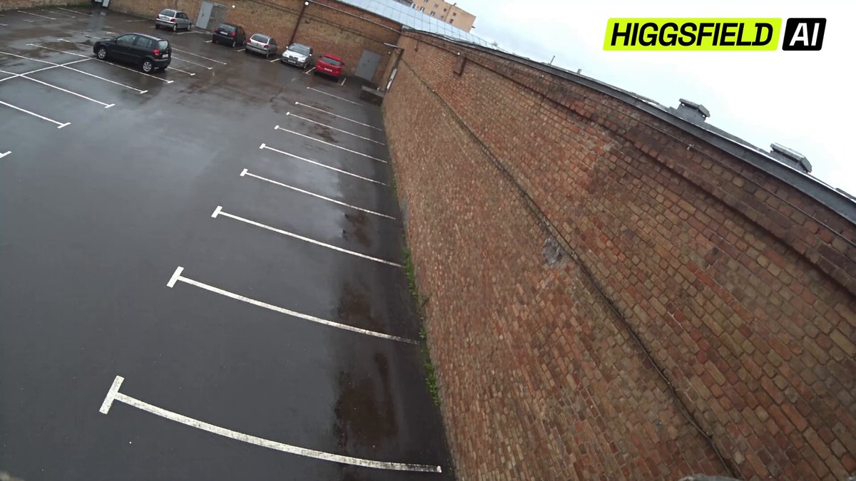 Higgsfield 生成飞行汽车蜘蛛侠式动作视频