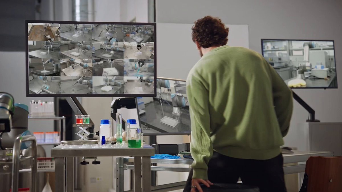 Genie 4 demo: Gemini 4 Argon plans steps for humanoid robot simulation
