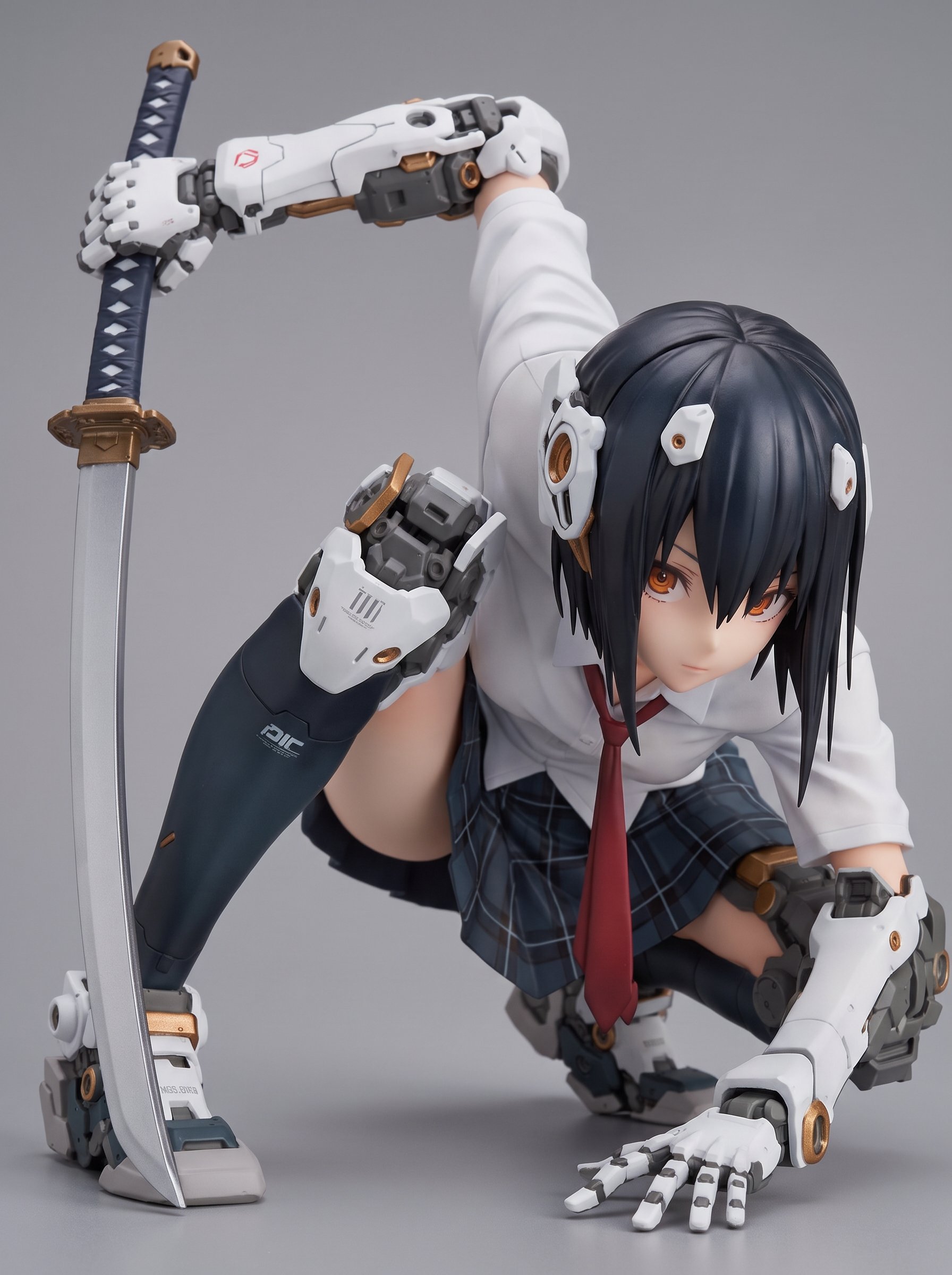 Six models turn one illustration into a figure with the same prompt