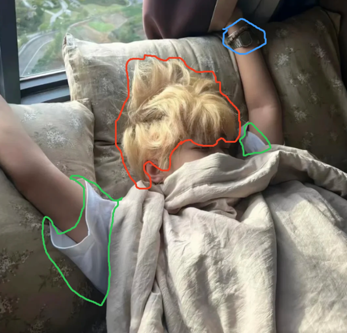 Qwen-Image-2.1 supports circled-region local edits