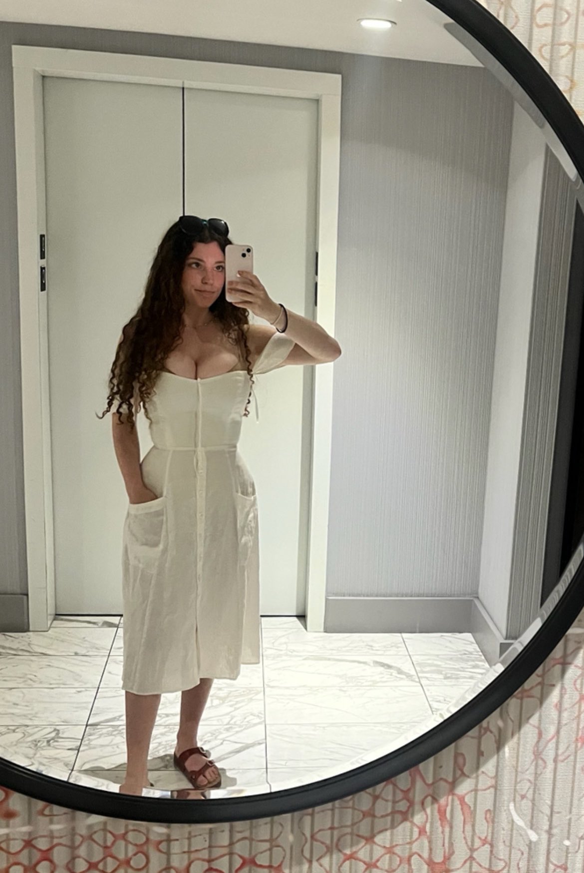 Joke post: having GPT-6 Astra design a white dress in Blender