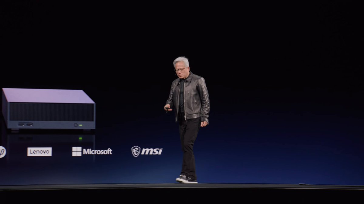 GTC 柏林：Hermes Agent 用 Astra 搭机器人训练链