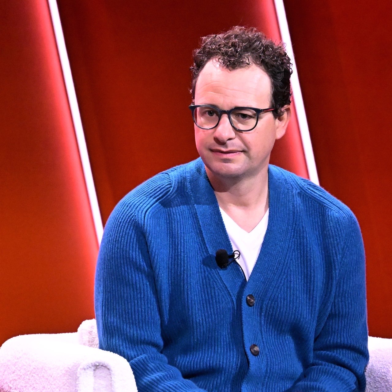 Anthropic 招股书:5–7% 收入来自违规客户(第 1 张,共 2 张)