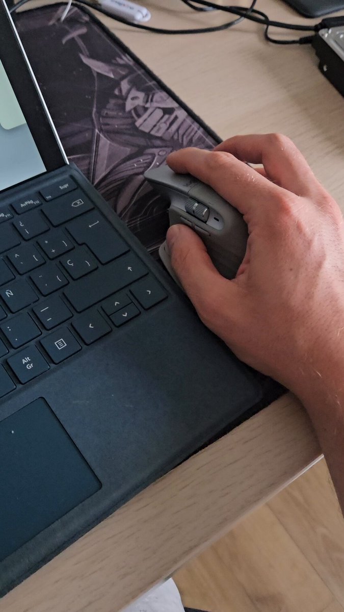 用 GPT-6 Astra 给旧 Surface Pro 4 装 NixOS 并重写触屏驱动